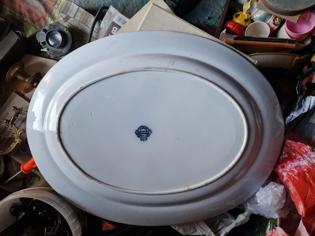 Продам старинный блюдо. Кузнецова 19 век.