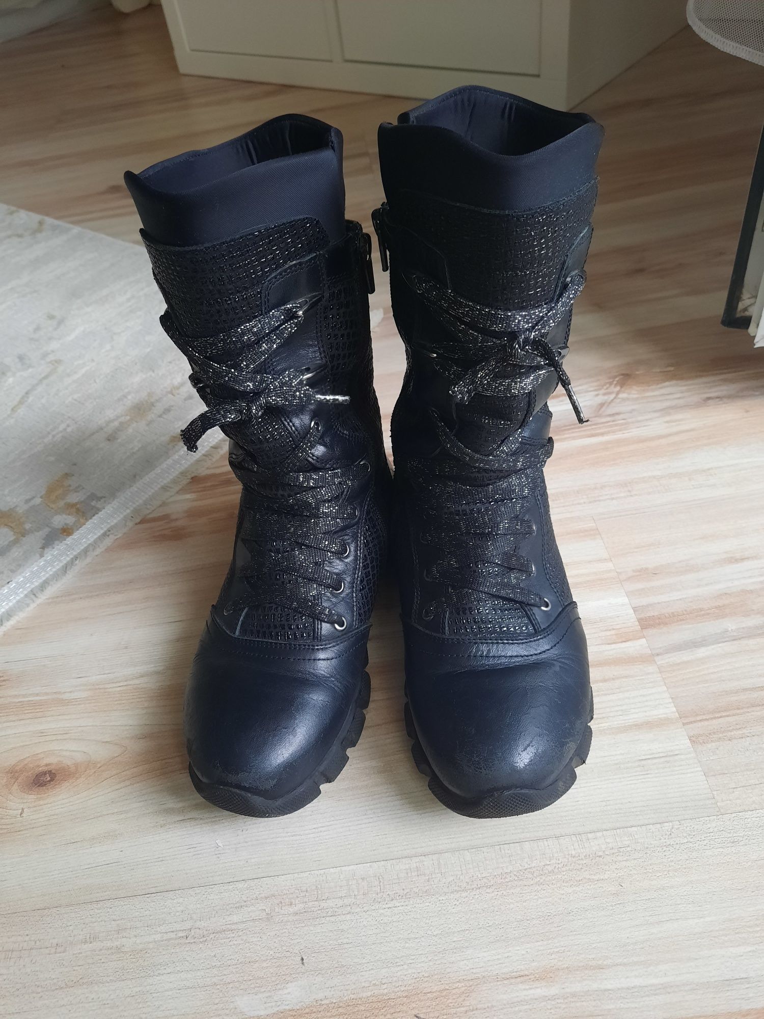 Продам зимние сапоги детские
