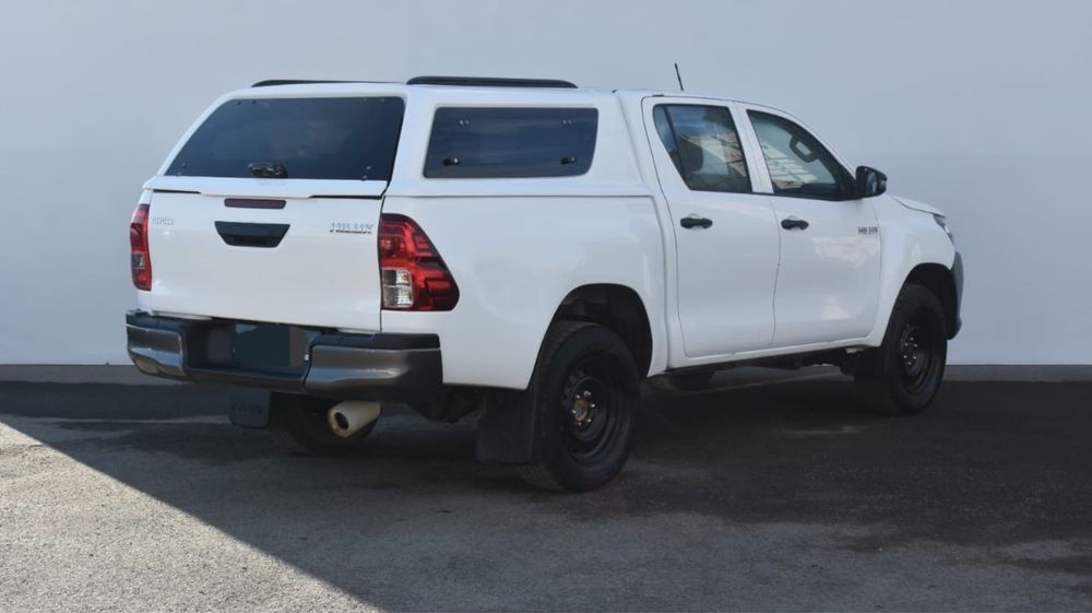 Аренда Toyota Hilux Pickup – надежность и проходимость!