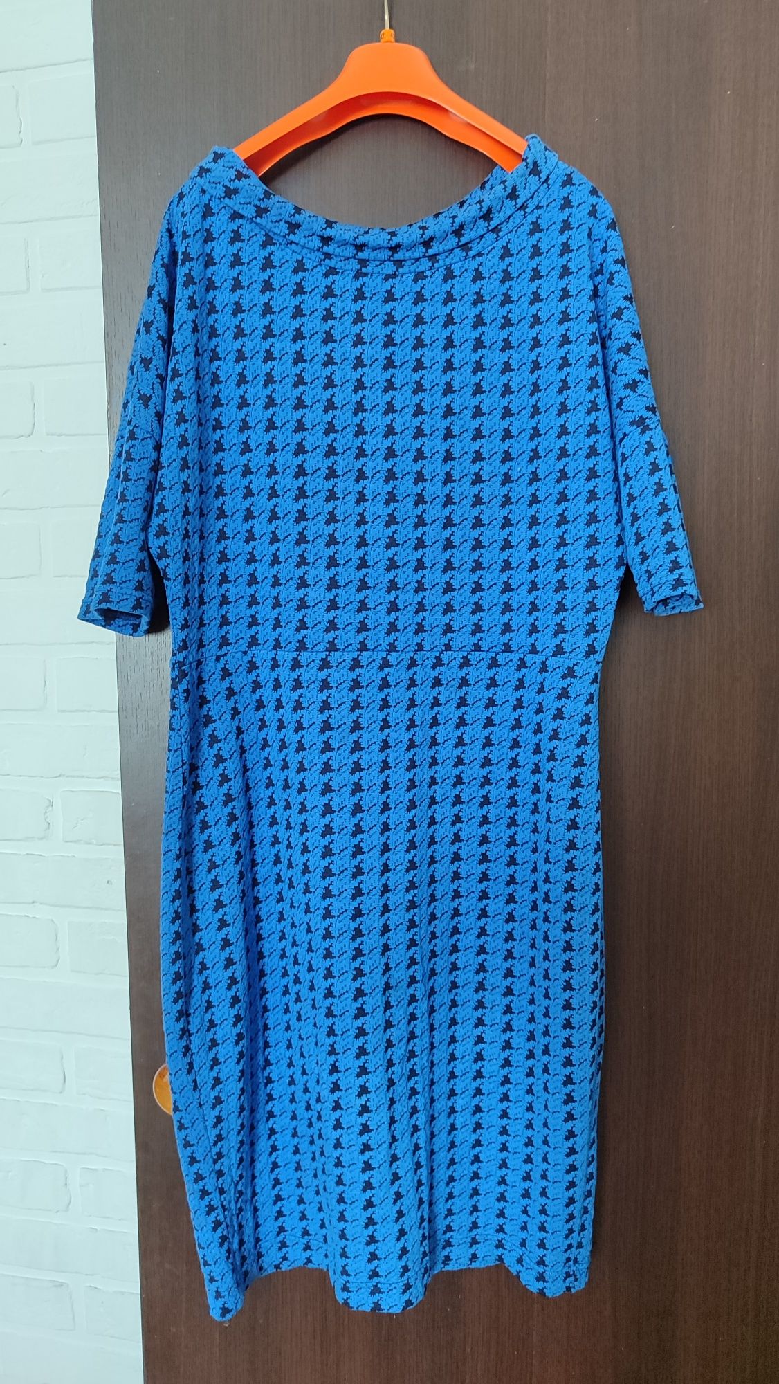 Продам платья 50- 52 размера