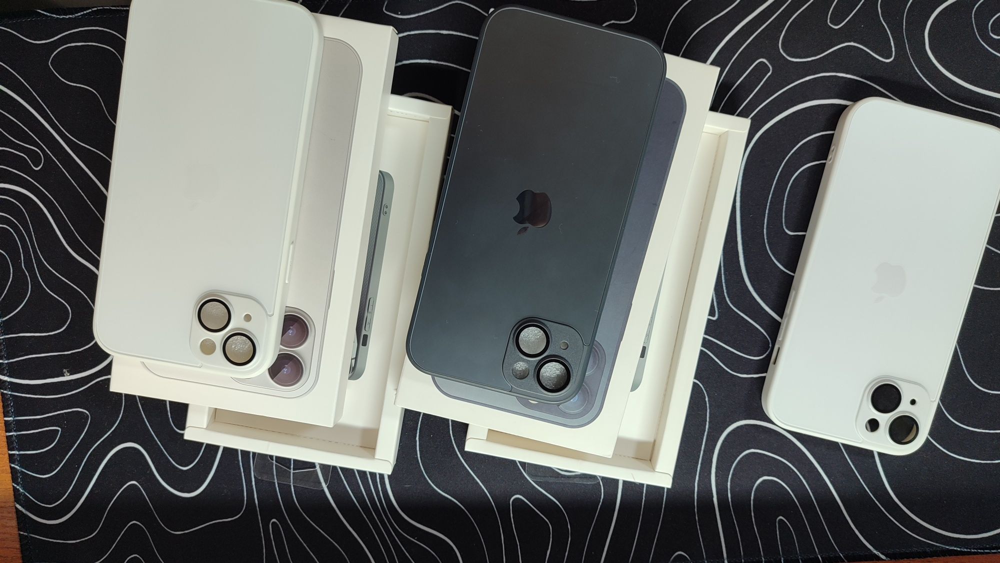 Чехлы на iphone 14  а так же блок на 20 ват