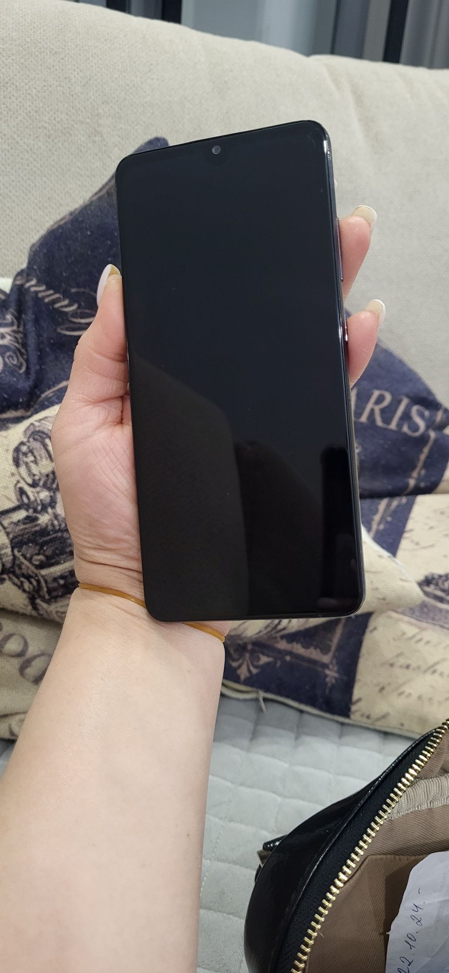 Samsung A 32 . Цена 50000
