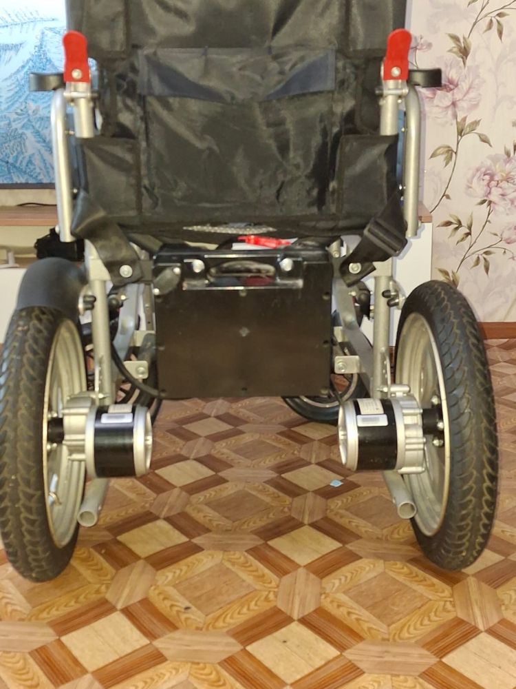 Инвалидная коляска с электроприводом