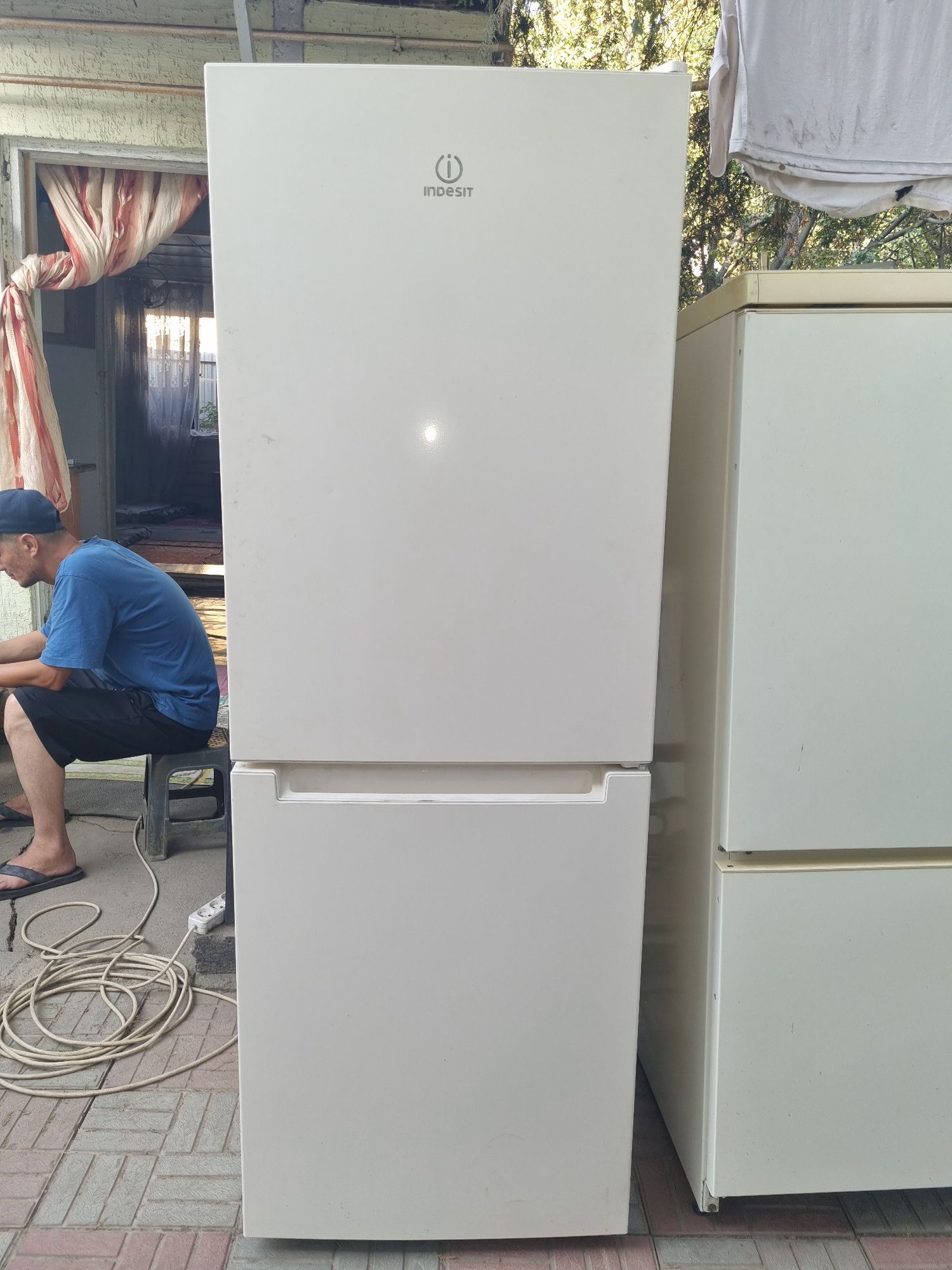 Холодильник INDESIT