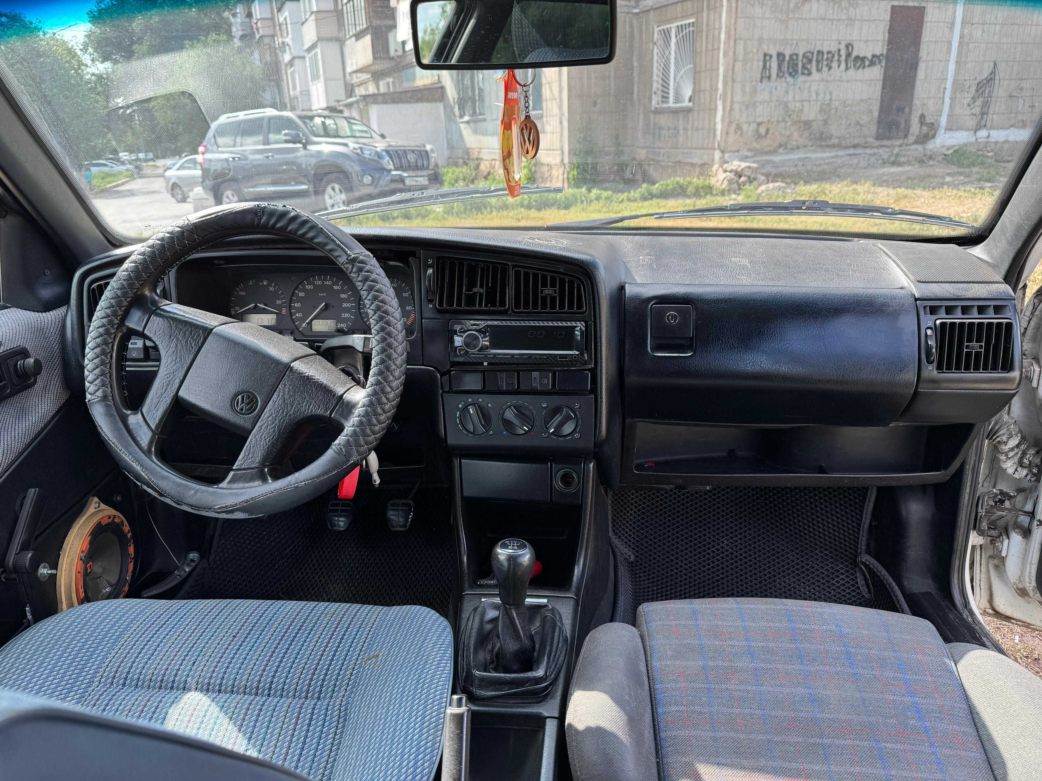 Volkswagen Passat 1990 г