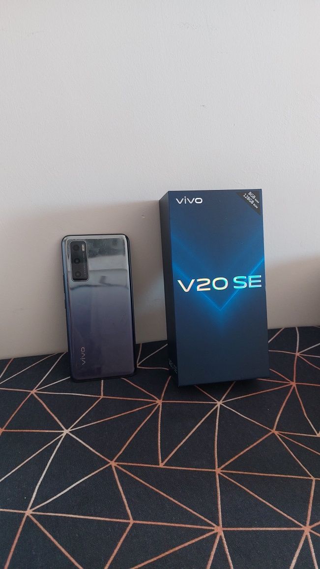 Vivo V20se в отличном состоянии