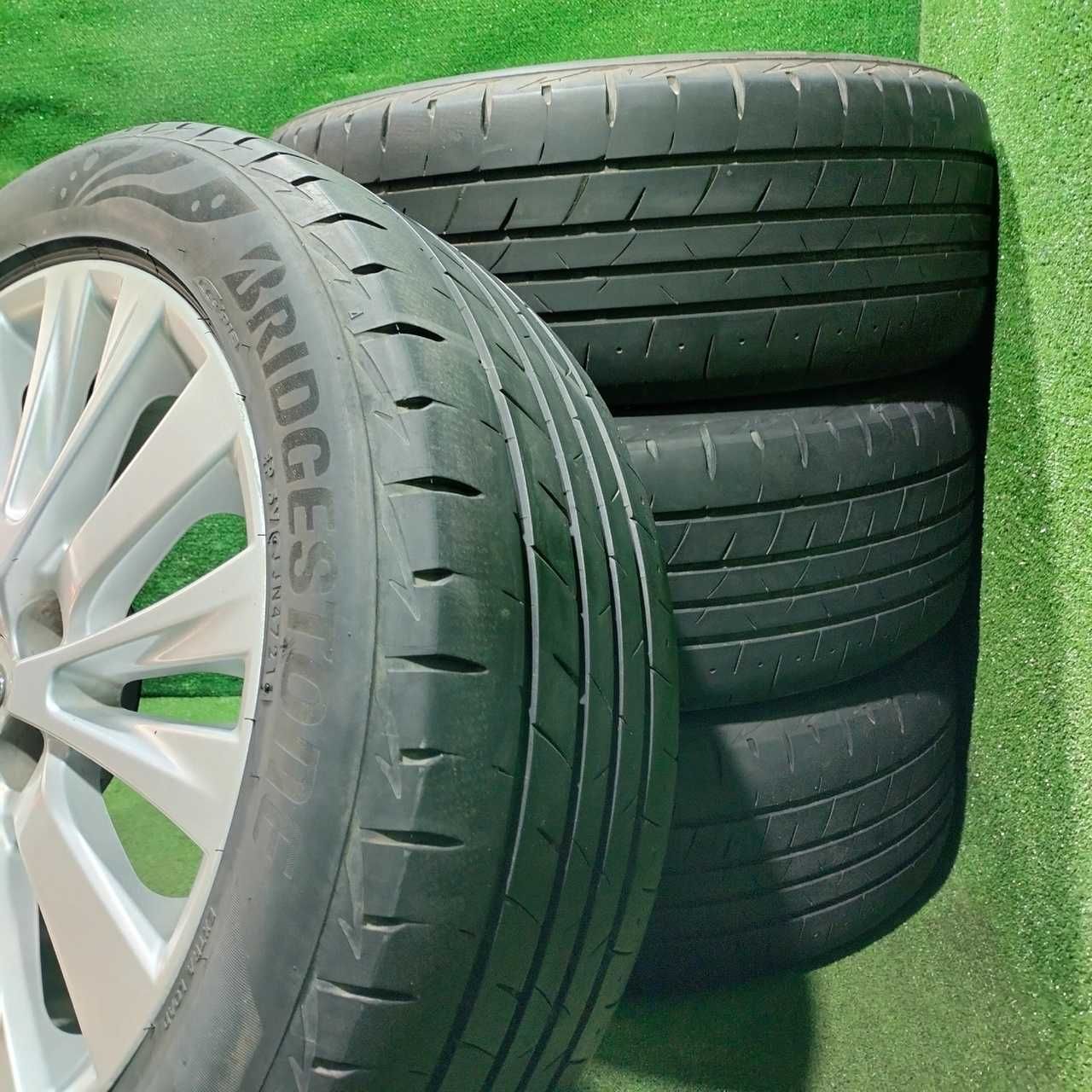 Продам Оригинальный диск с шинами Bridgestone 235 / 50 R18 Toyota