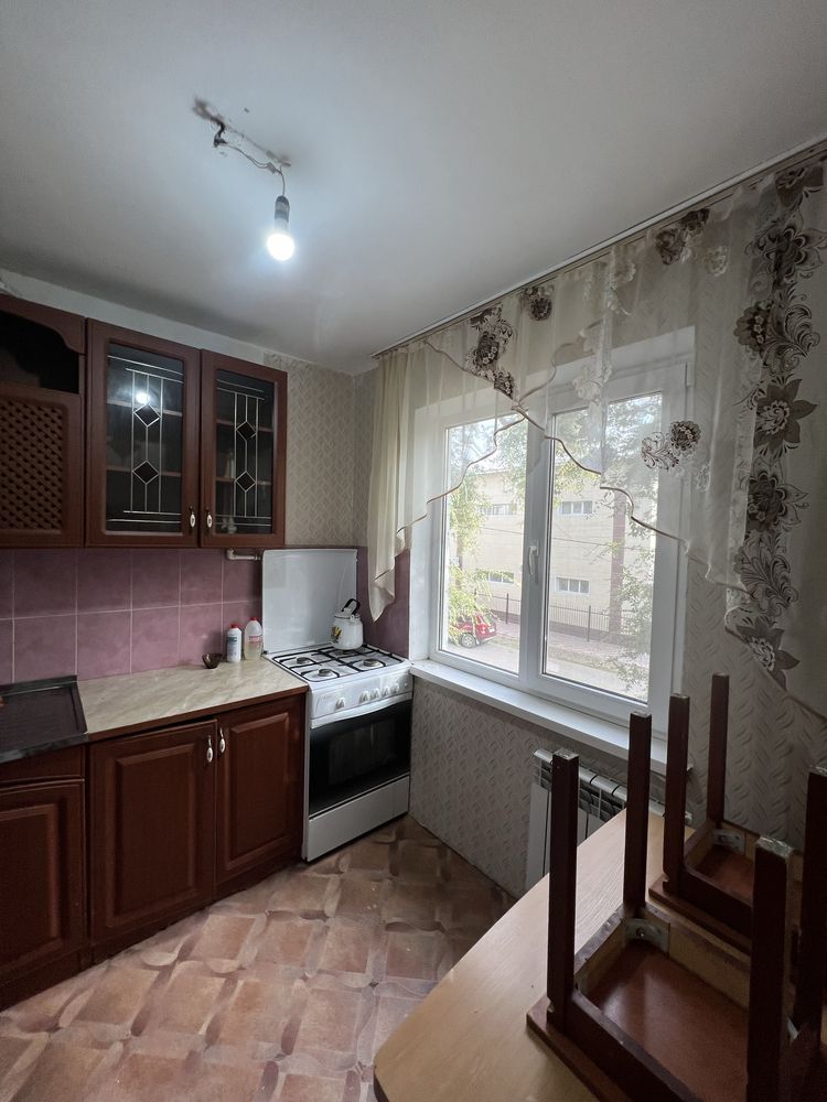 Продам 2 комн кватриру центр срочно