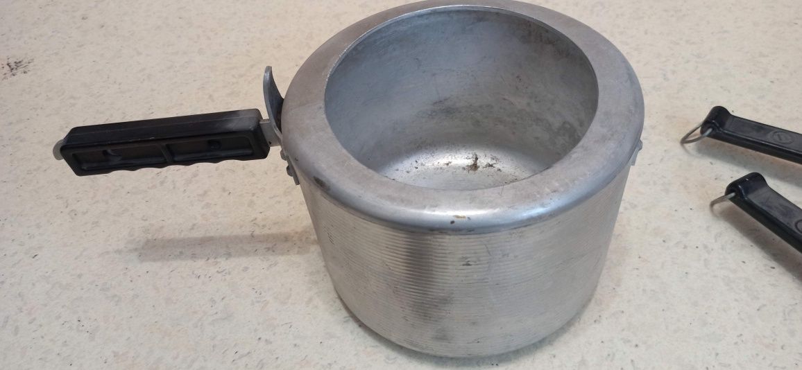 Скороварка производства СССР, новая, 6 л