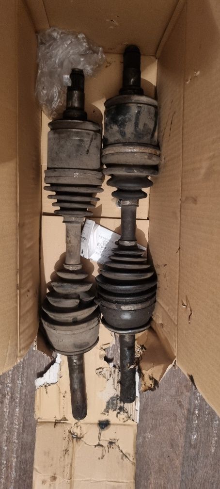 Продам шины комплект  A/T 285/60 R18 и привода на LX470