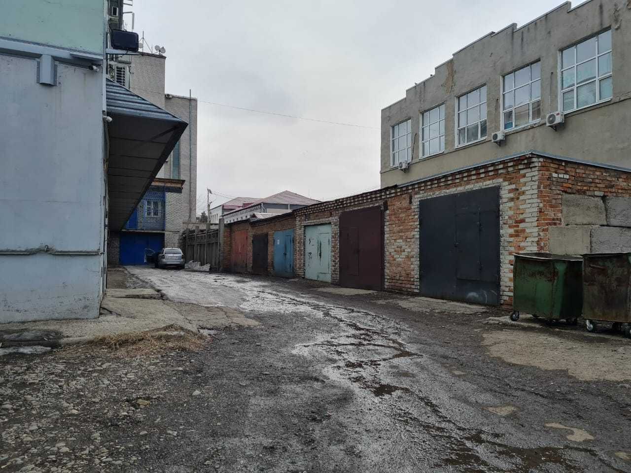 Продается гараж с земельным участком напротив Центрального рынка