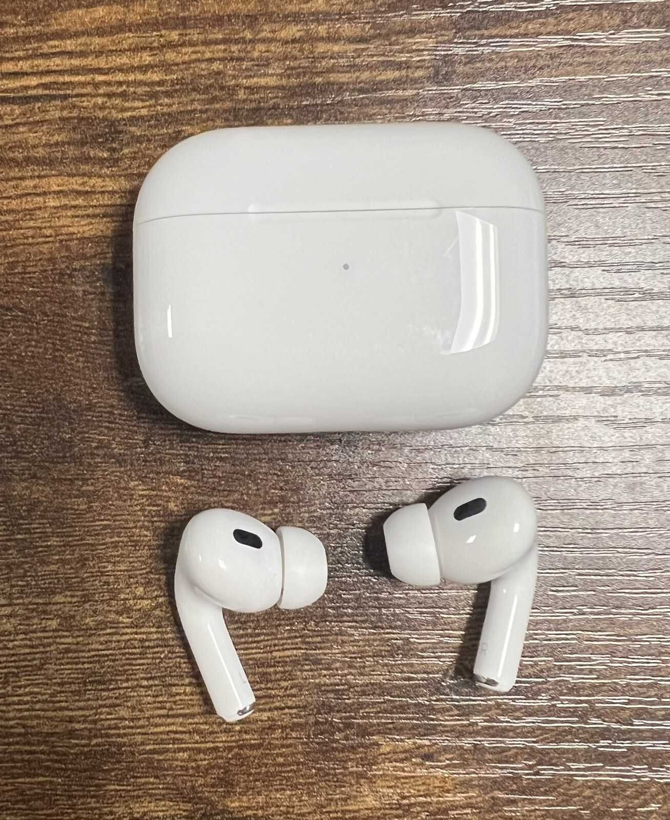 Подбор и замена деталей AirPods • Левый, правый, кейс