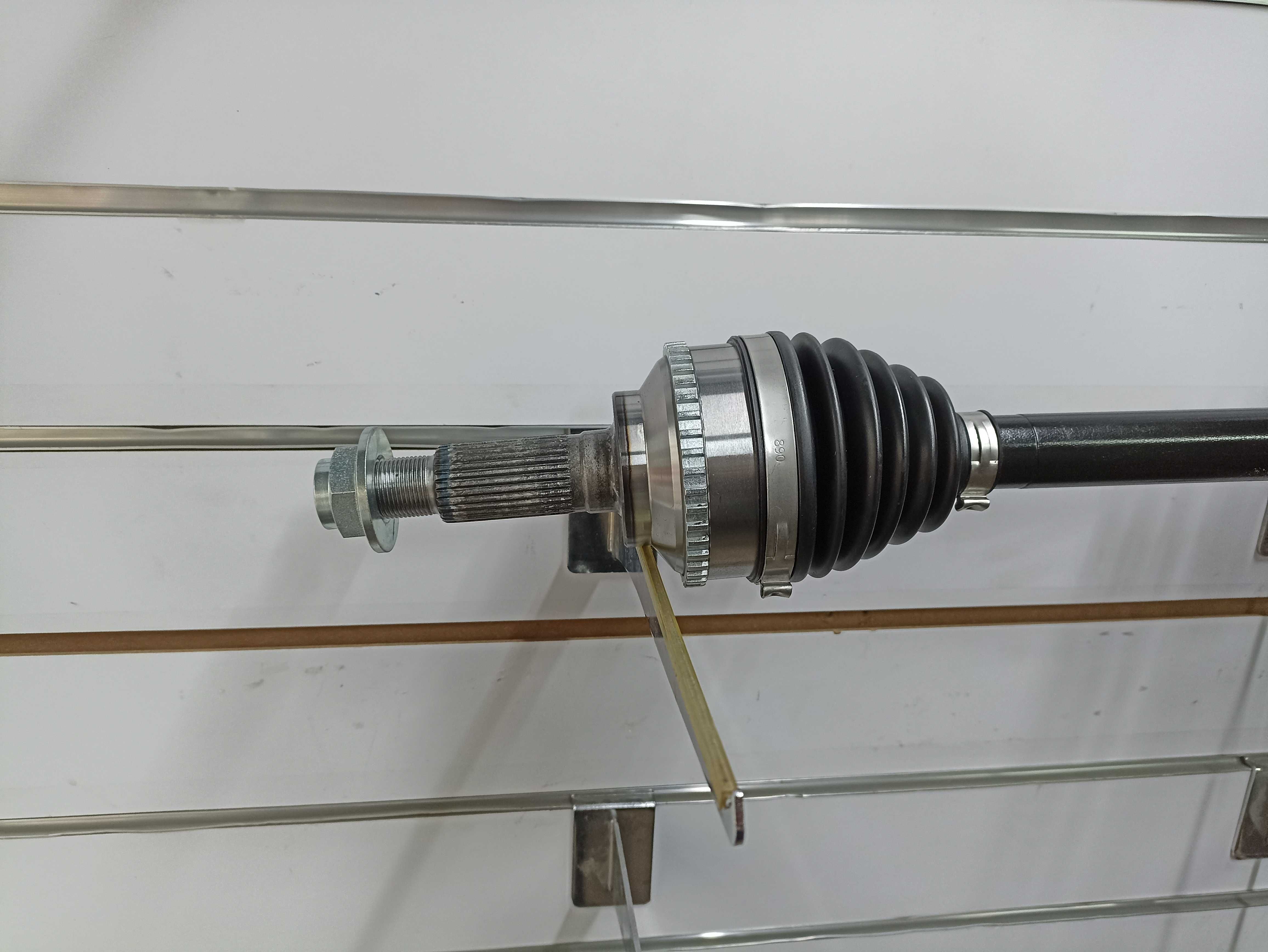 Привод в сборе гранаты на Mazda MPV 2.5
