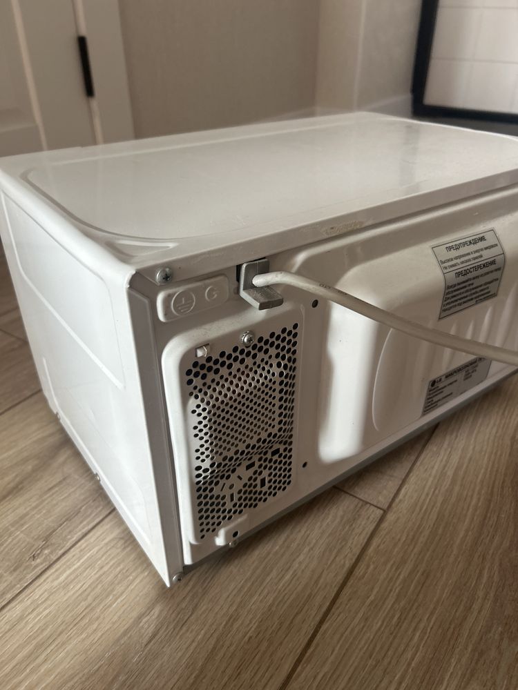 Продам микроволновку LG