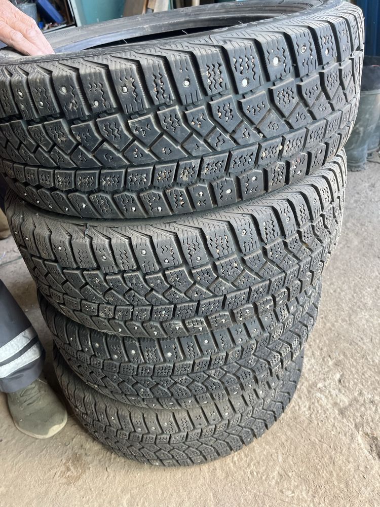 Продам зимнию резину Viatti 185/55/r15