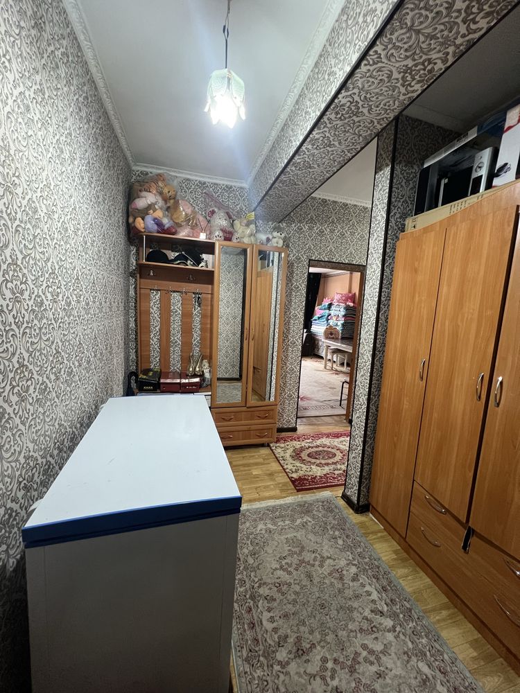 Шкаф для прихожки две шт