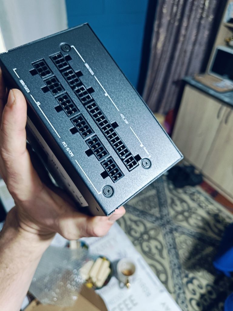 Блок питания Zumax 750w gold.