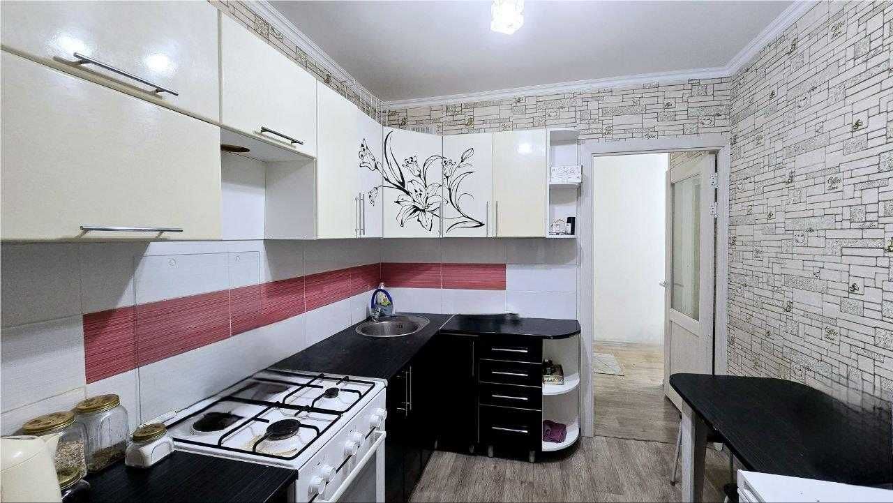 Продам 3х квартиру на 8 мкр (3-4) кольцо