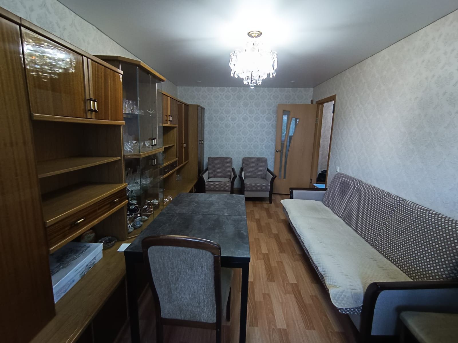 Продается 2-комн квартира, адрес Мира 278,чистая уютная