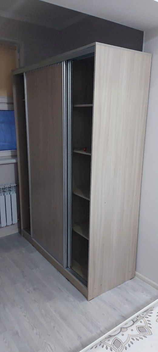 Шкаф купе с 4 полками