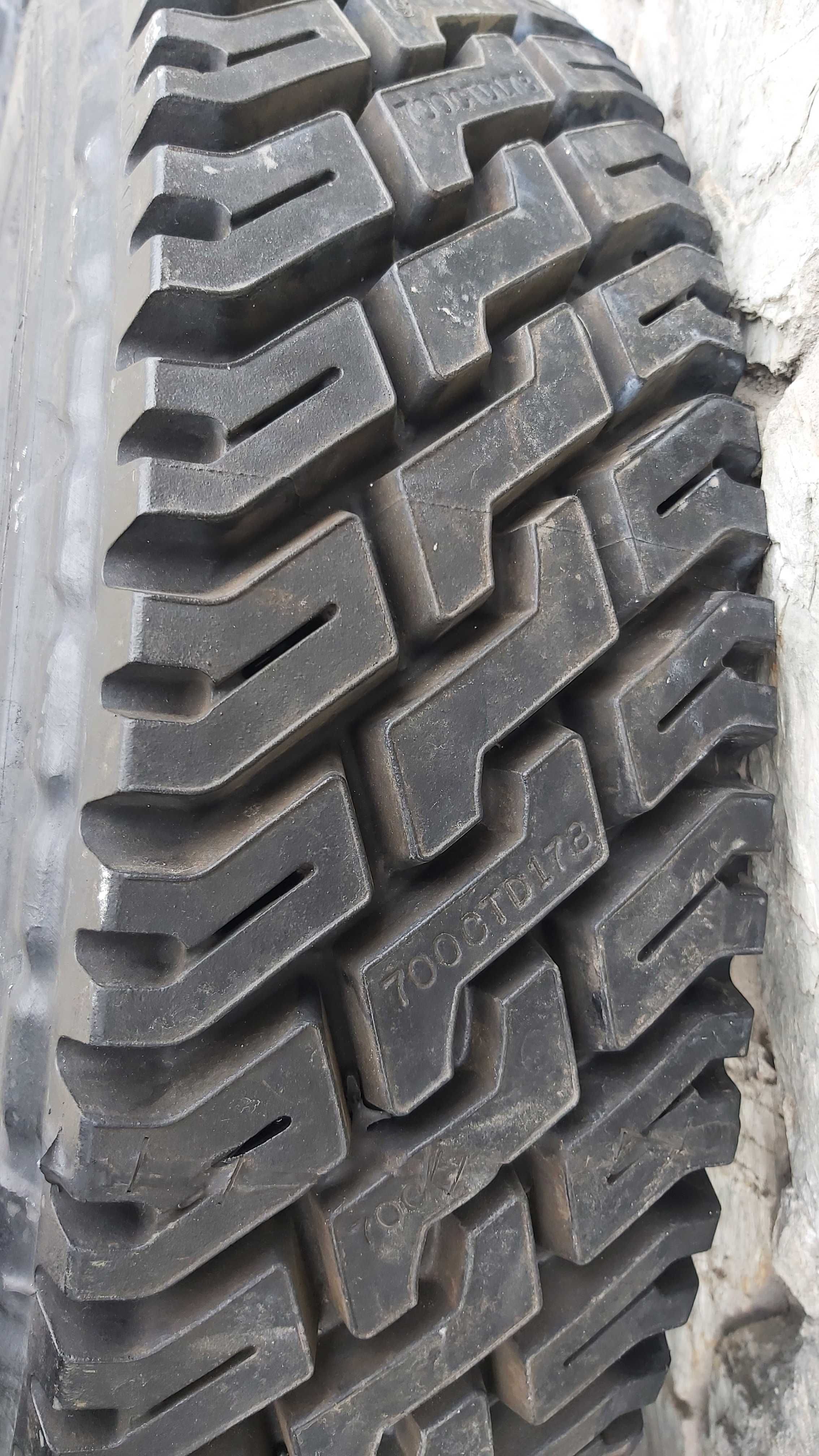 Комплект резины UNIROYAL 225/75 R17.5