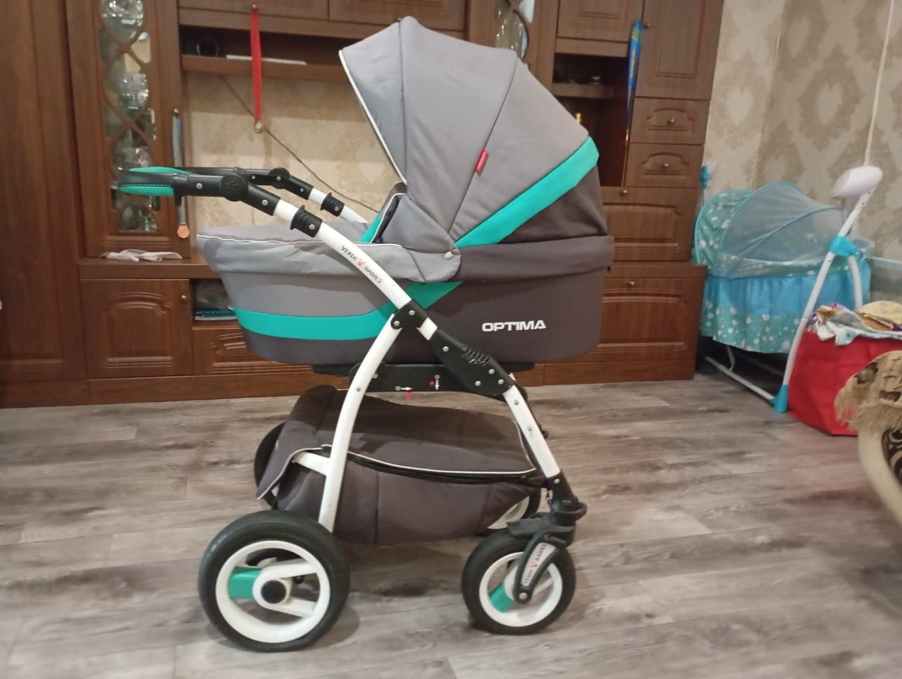 Продам коляску 3в1