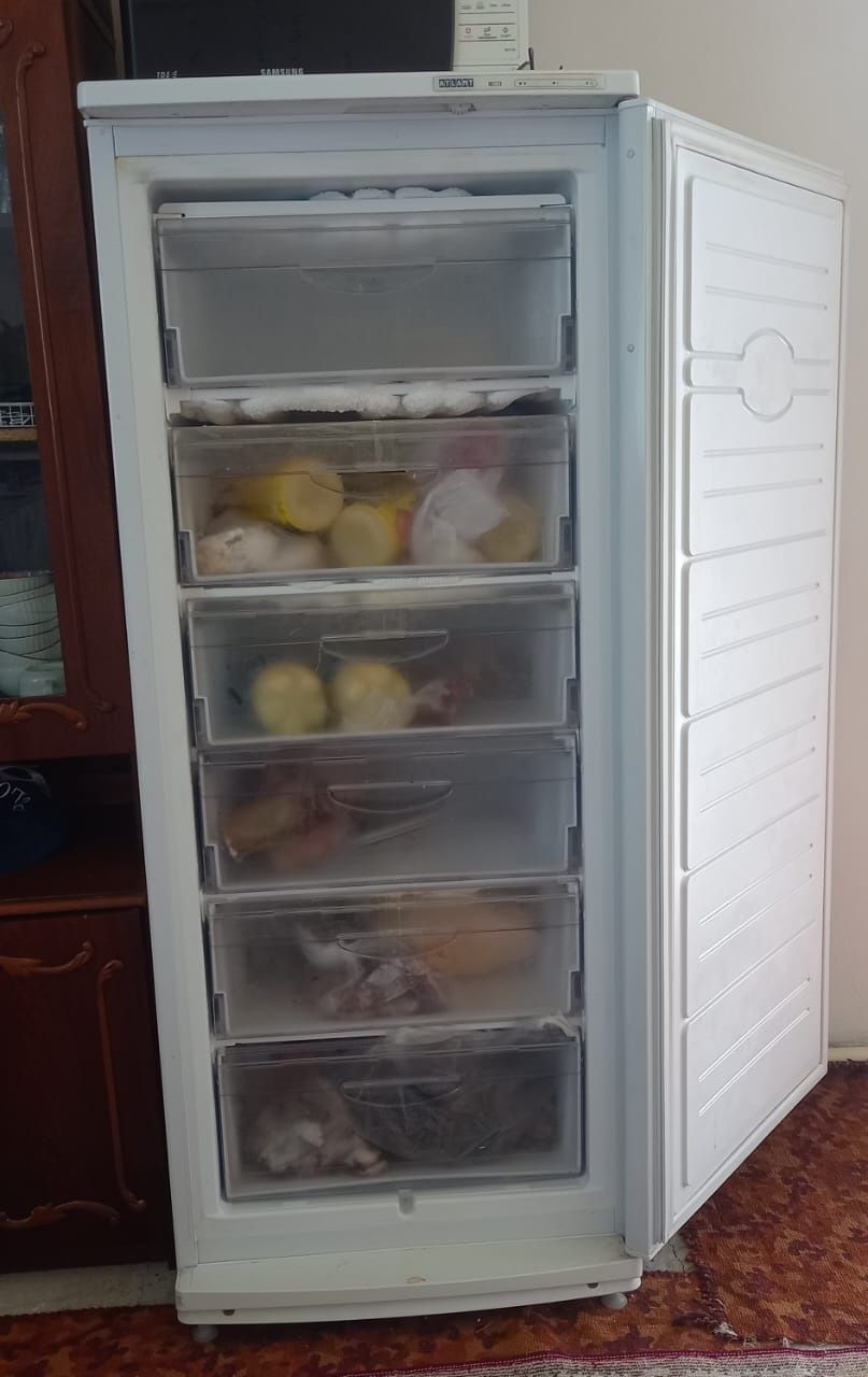 Продам морозильник