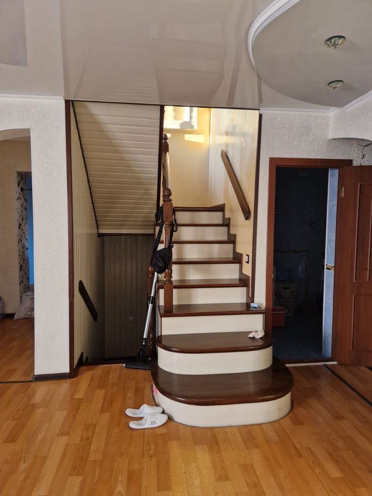 Продам коттедж в отличном районе