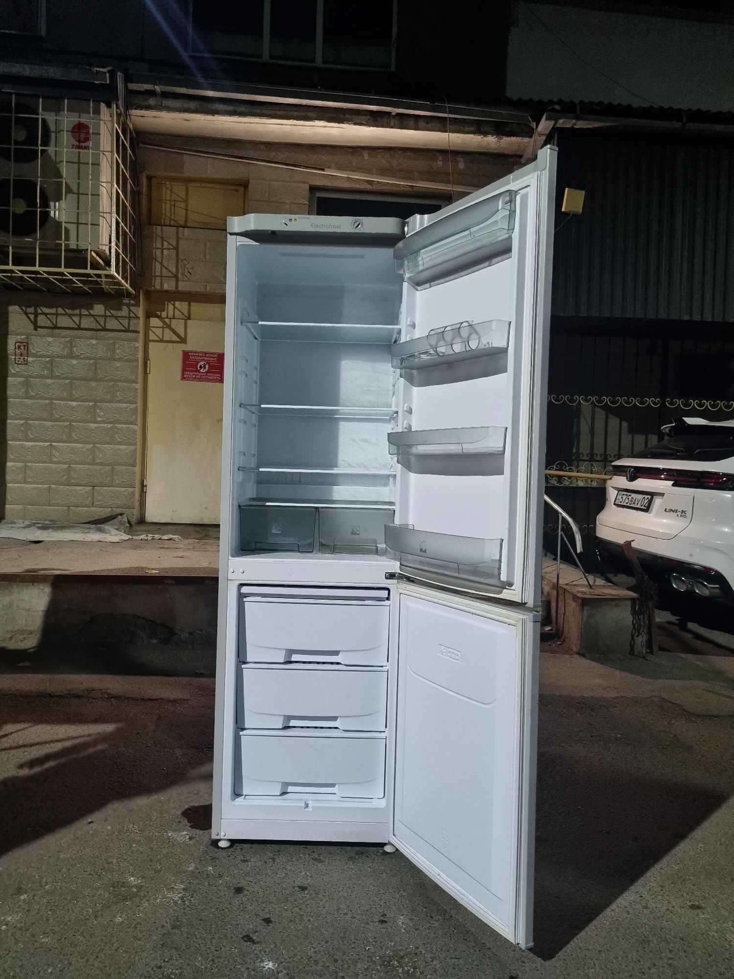 Холодильник Electrolux