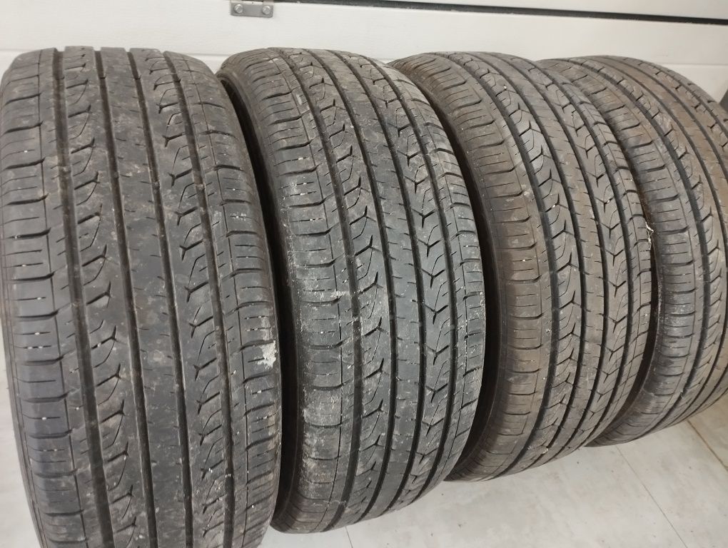 Продам комплект летних шин 235/55/ р18