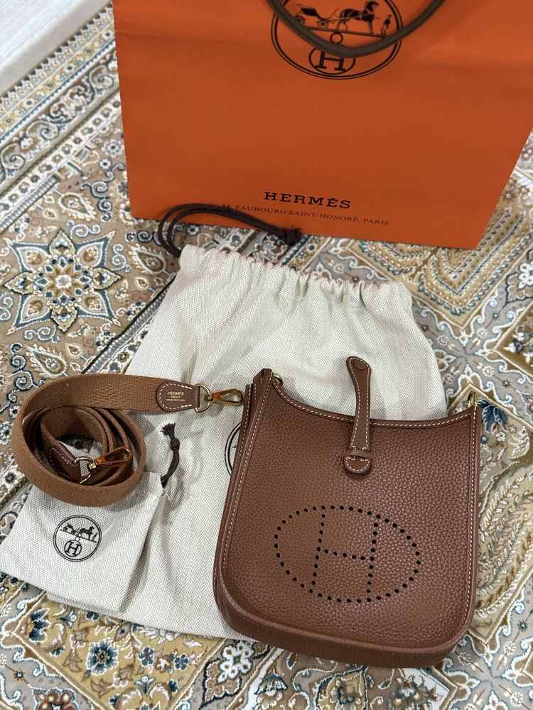 Hermes Mini Evelyne 16 gold