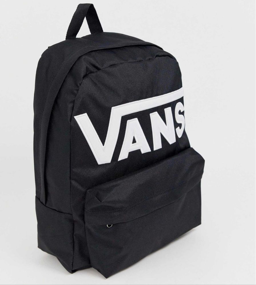 Могу отдать за пол ценыРюкзак VANS original , очень вместитильный
