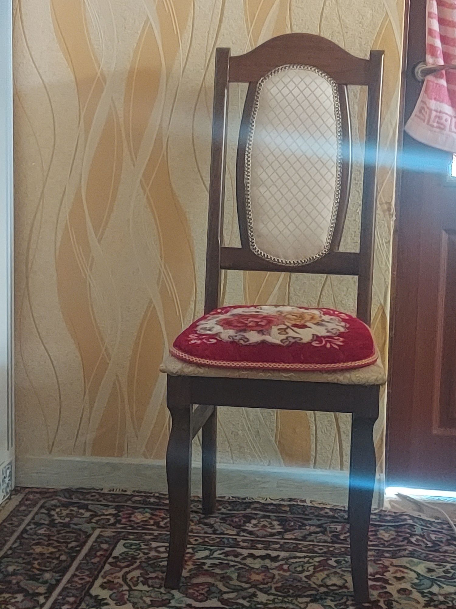 Стулья в гостиную