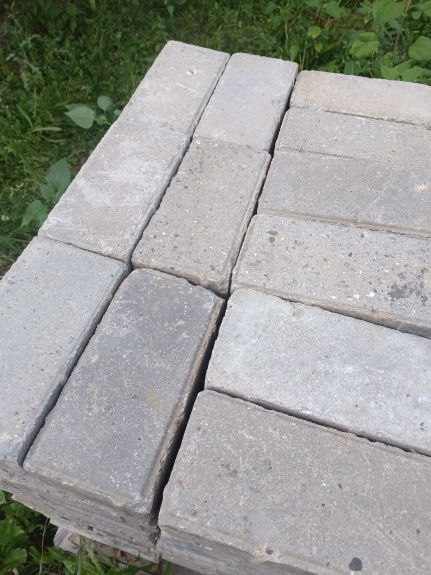 Продам б/у брусчатки.Собрано в поддоне.