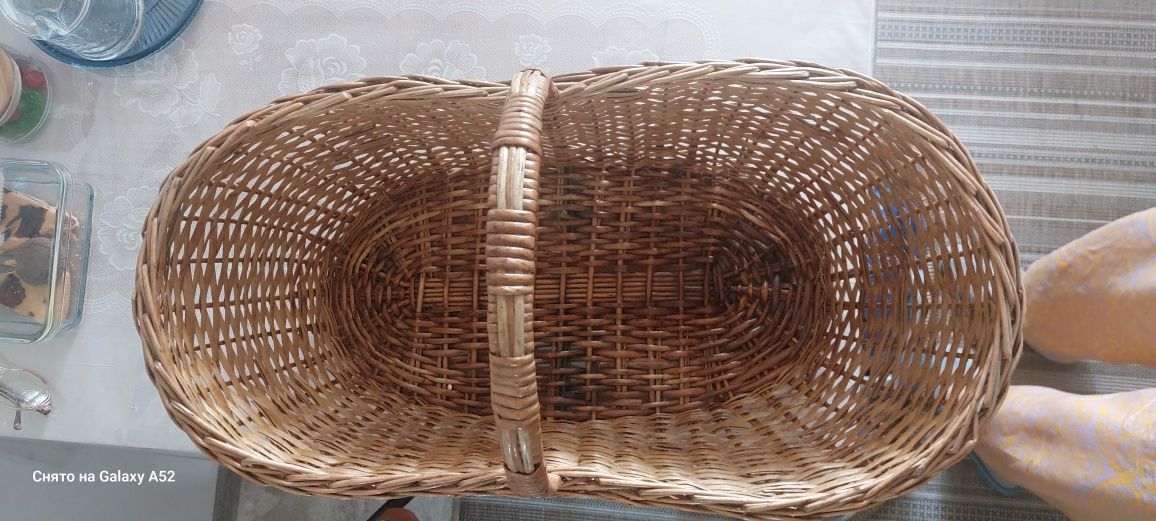 Продам корзину из лозы в хорошем состоянии
