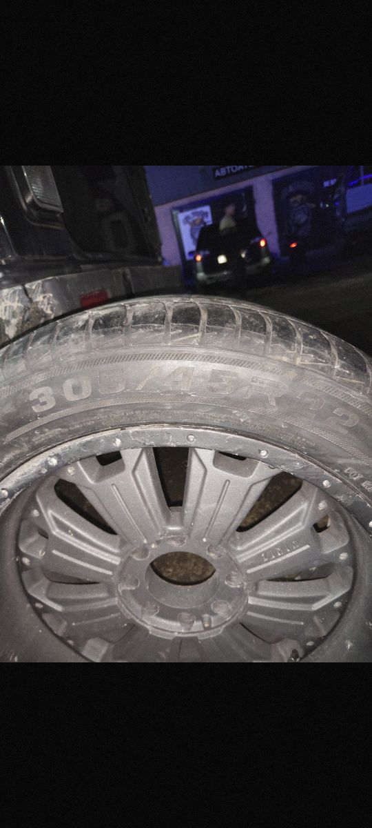 Диски с резиной на Hummer H2