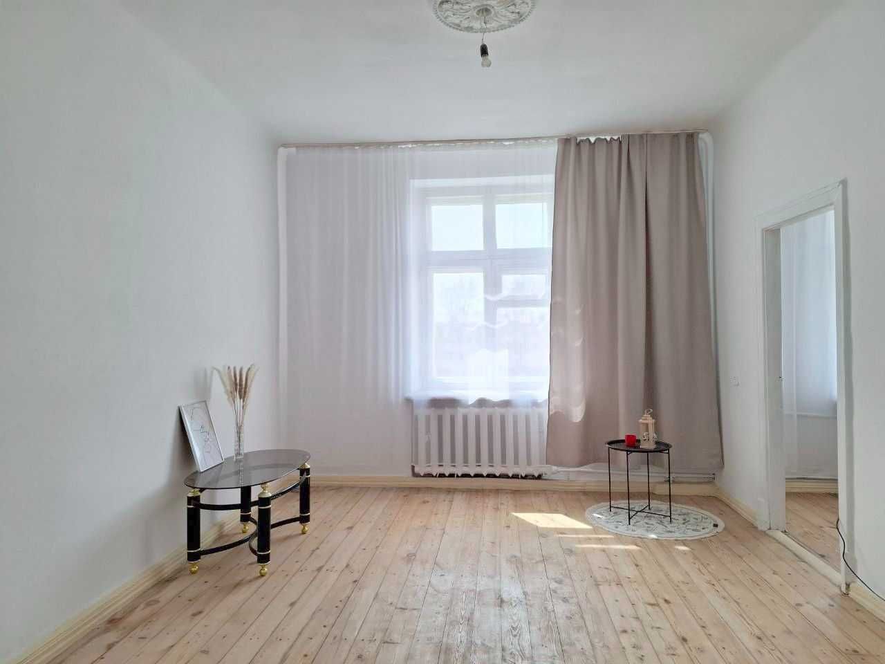 В продаже 3-комнатная квартира.