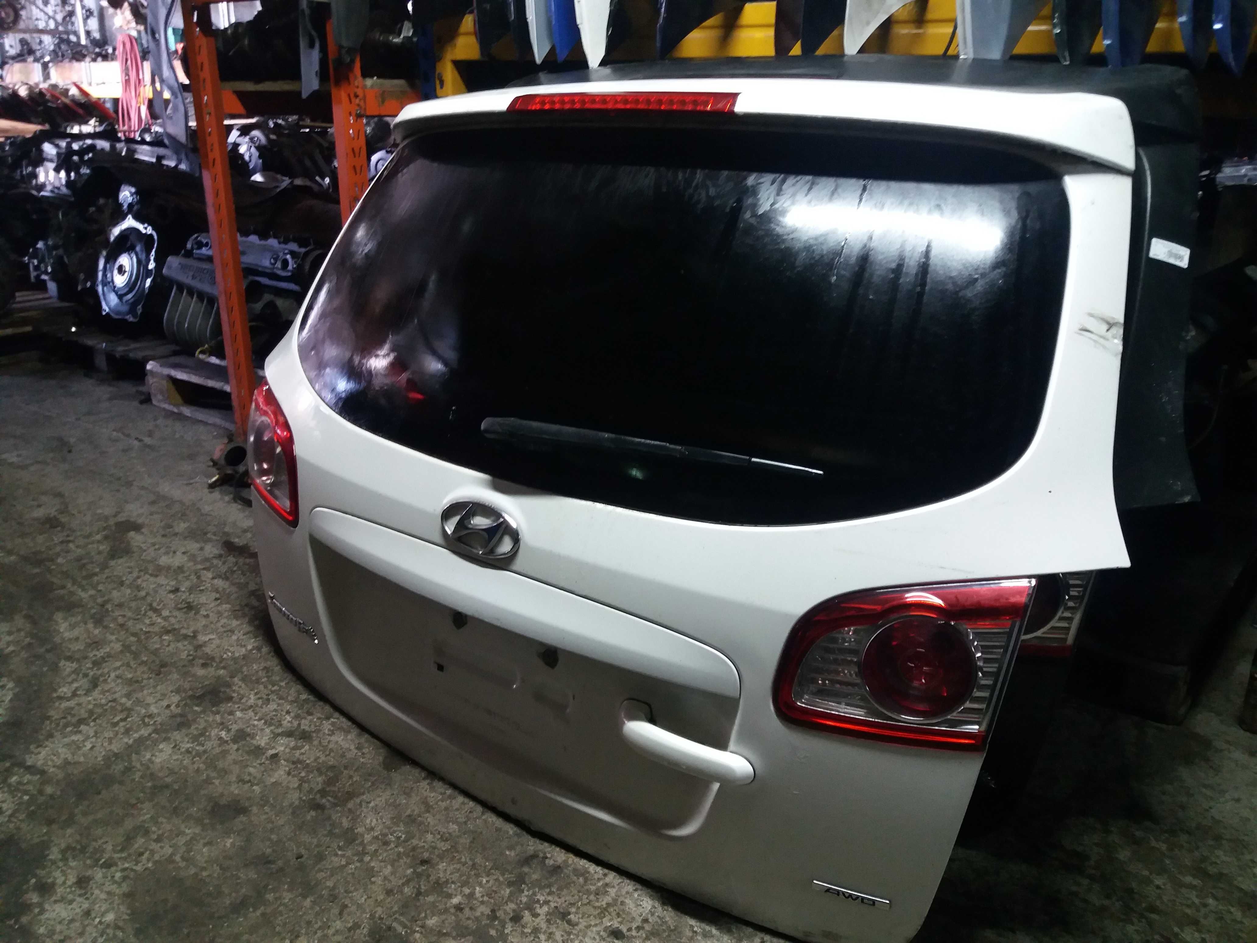 AUTO KRAFT  Крышка багажника HYUNDAI SANTA FE II 06R- EB в сборе