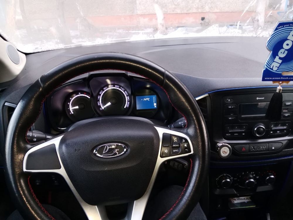 Продам машину Lada X-RAY