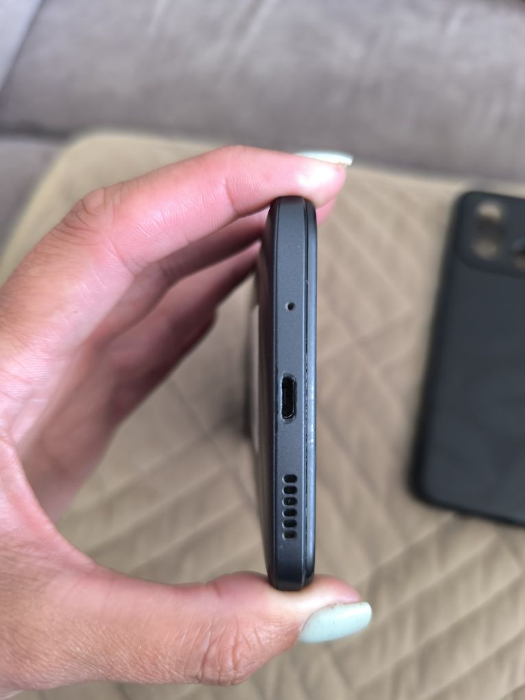 Продам телефон Redmi12c в хорошем состоянии