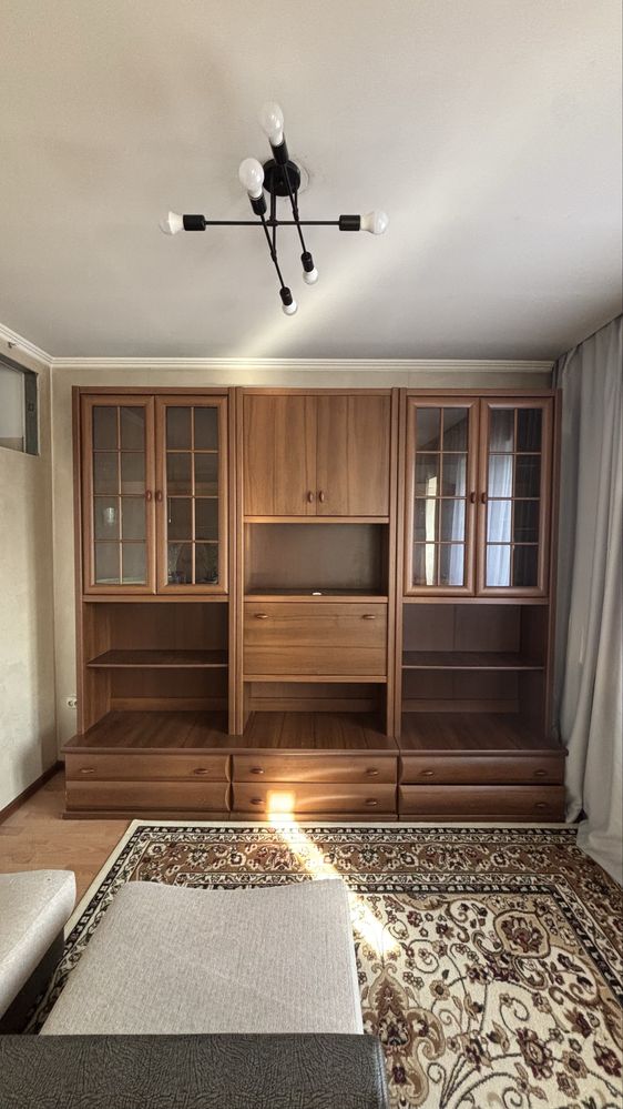 Продам стенку 3х секционную