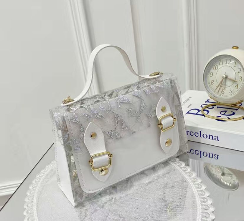 маленькая сумочка всего за 2500