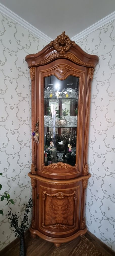 Комплект 1 диван,2 кресла, 2 серванта
