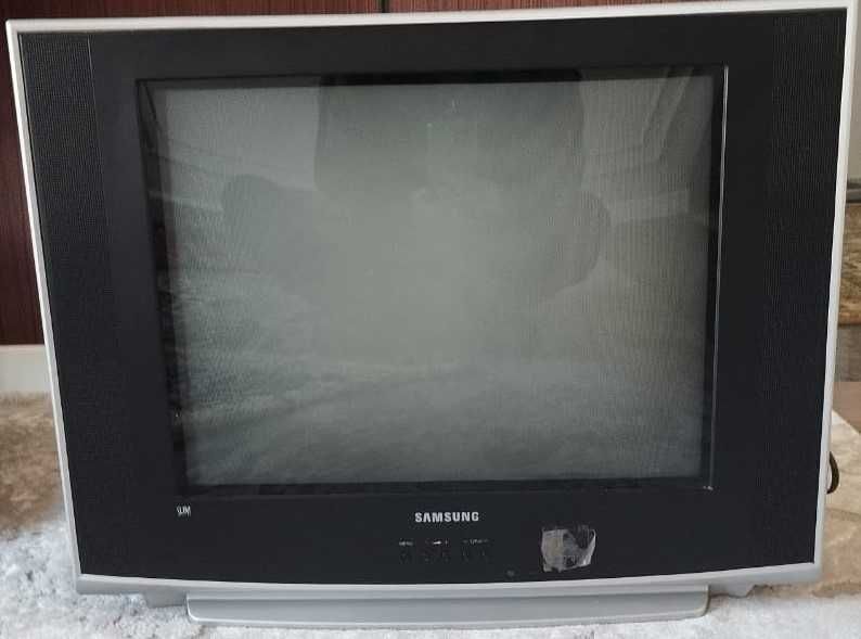 Телевизоры JVC и Самсунг