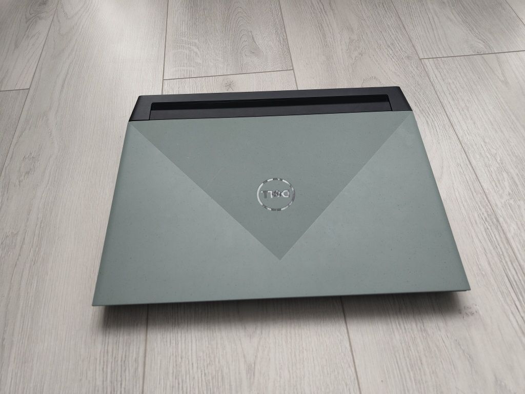 продам игровой ноутбук Dell g15в хорошем состояний ползовались немного