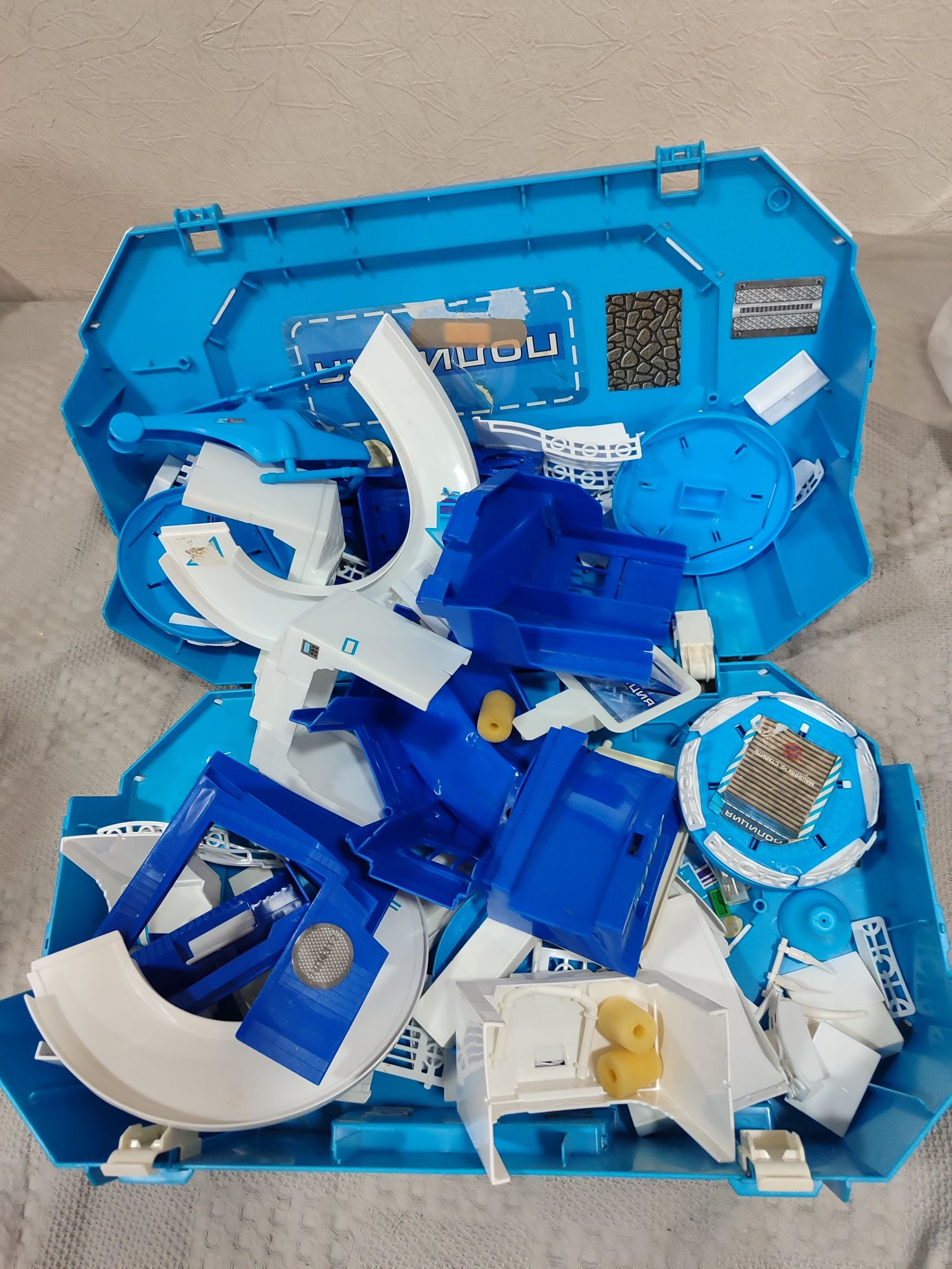 Игрушка 2х уровневый гараж полицейская станция
