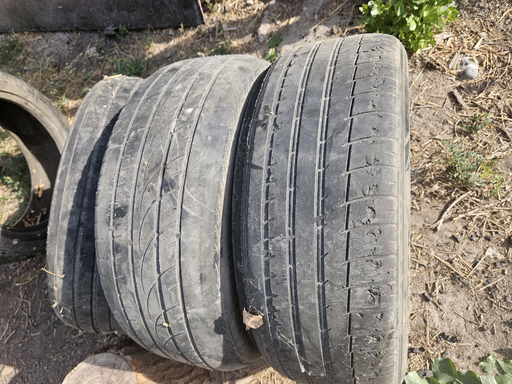 Продам шыны 215/55/17 4 штук 1 штук 225/50/17