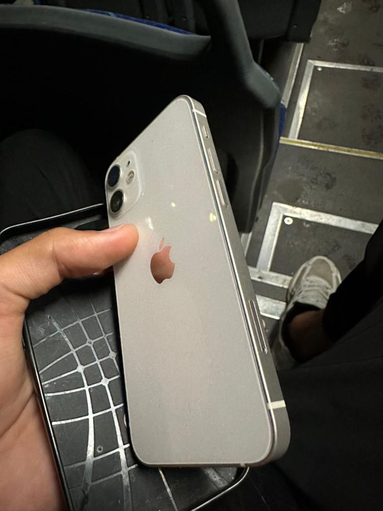 Продам Iphone 12 mini