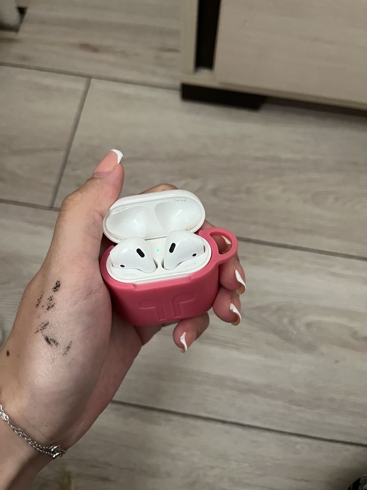 продам airpods 2.