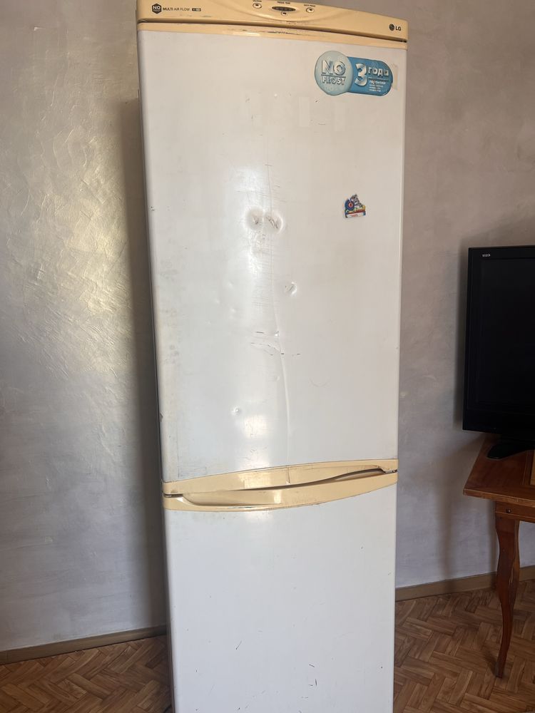 Отдам холодильник